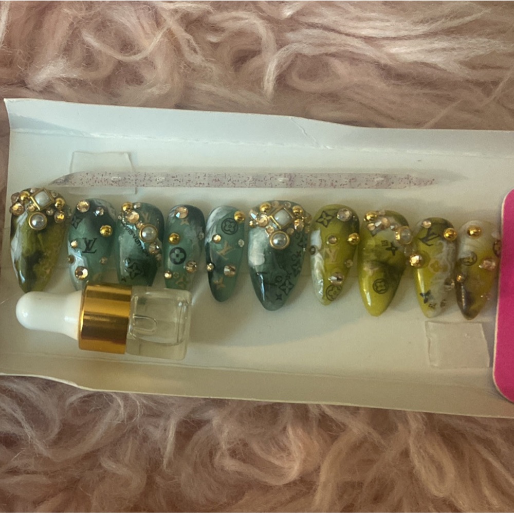 Beautiful homemade press on nails